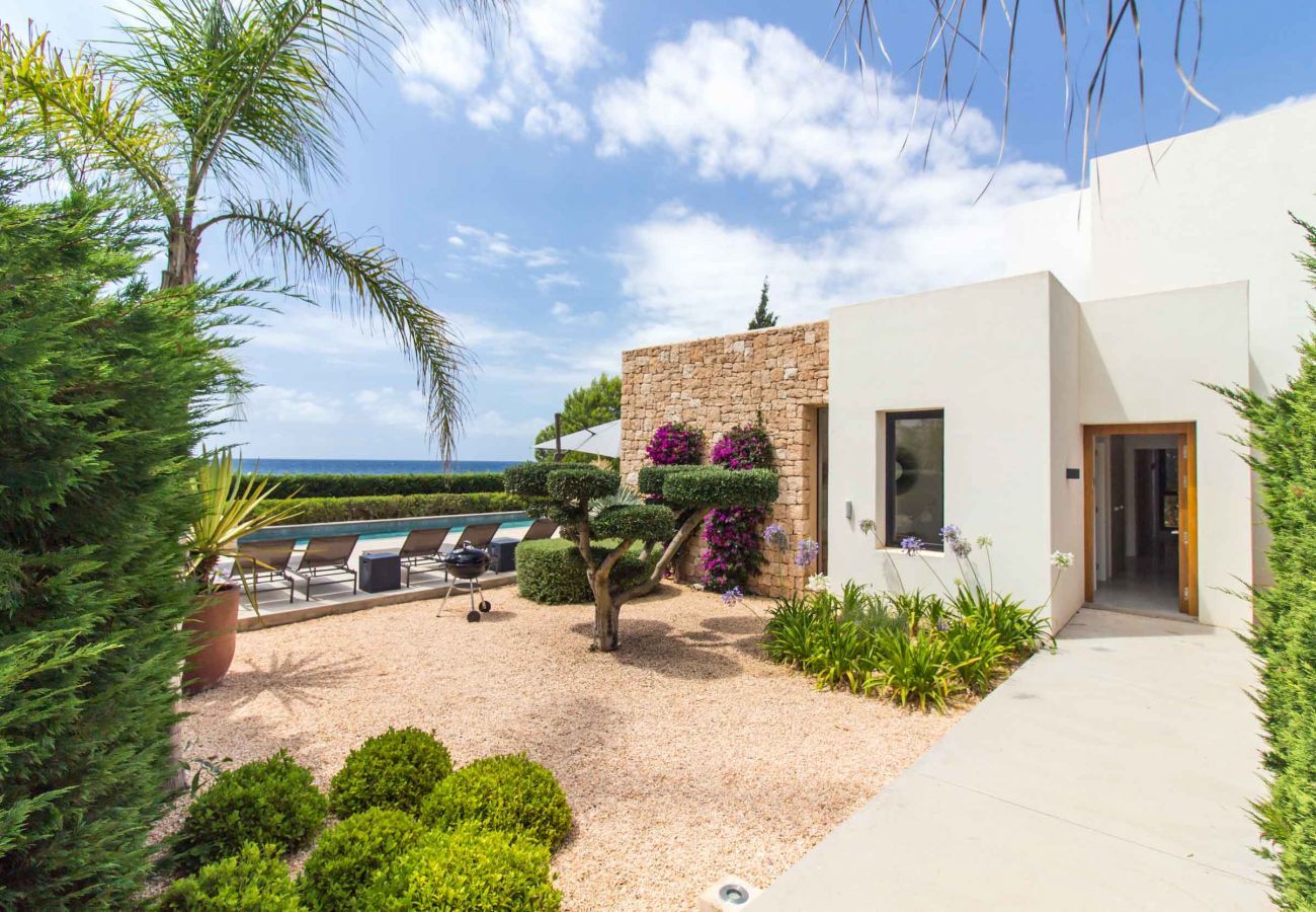 Villa in Santa Eulària des Riu - VILLA ALGARROBOS