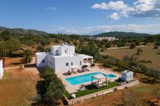 Exterior de la villa Can Lloren en Ibiza