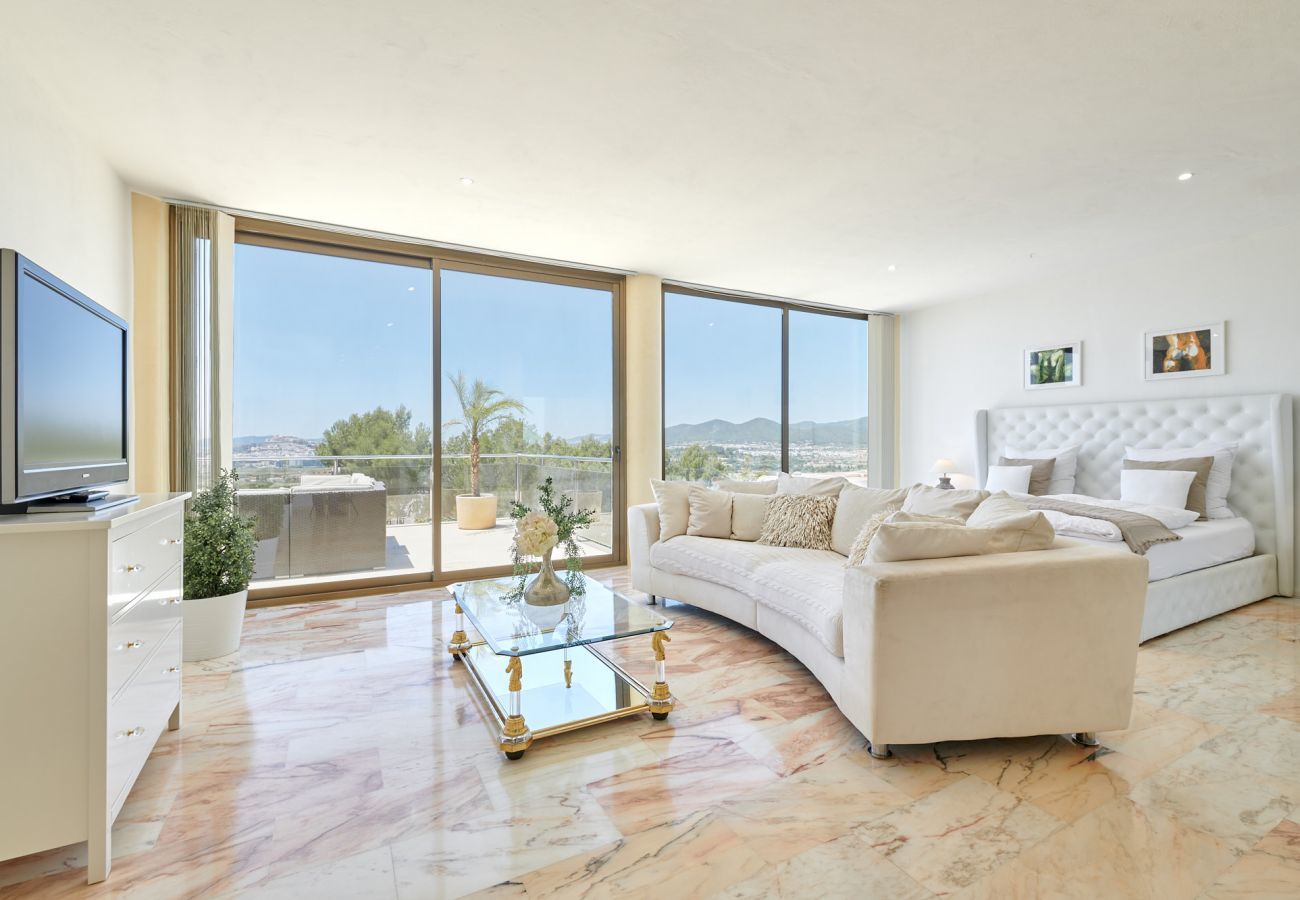 Villa in Santa Eulalia des Riu - VILLA NIVEUS