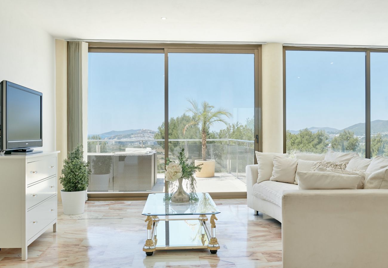 Villa in Santa Eulalia des Riu - VILLA NIVEUS