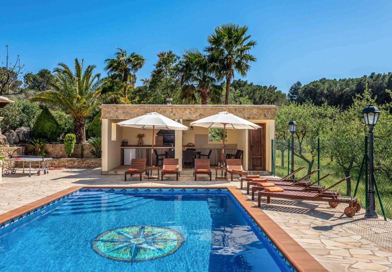 Private pool of Villa Marilina in Ibiza with barbecue area