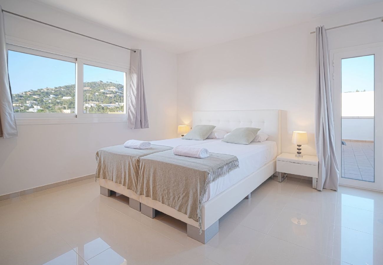 Villa in Santa Eulalia des Riu - VILLA ROMEO