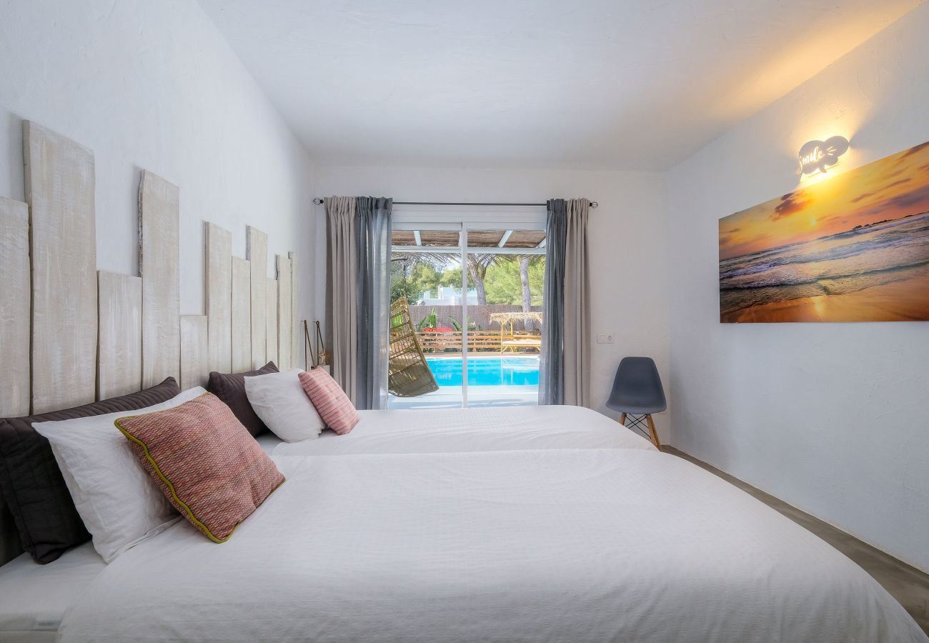 Villa in Santa Eulalia des Riu - VILLA CLARITY